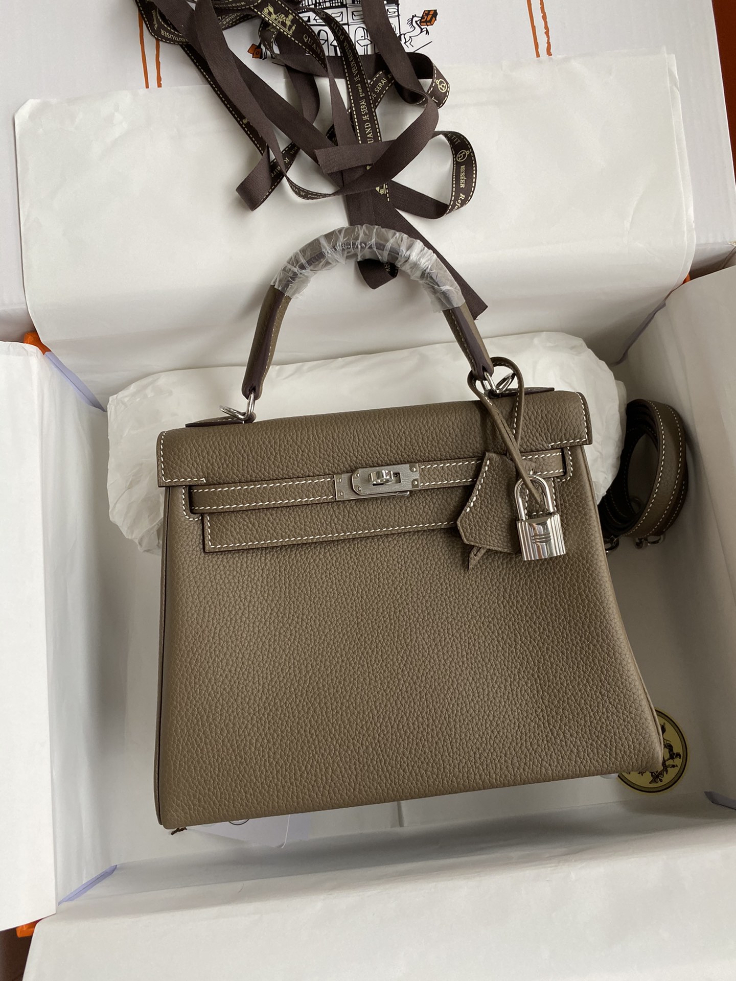 Hermes Kelly 25cm Handbag Shoulder Bag in Etoupe Togo Leather